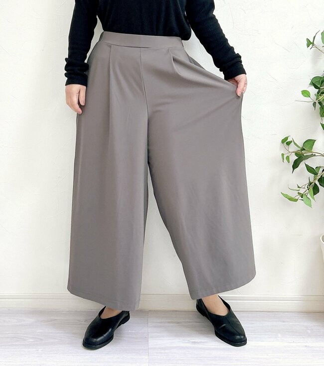 「ヘビロテしそう」「3色目です！」ハニーズの“スカートみたいなパンツ”楽ちんすぎて手放せない！「すべすべで履き心地が良い」