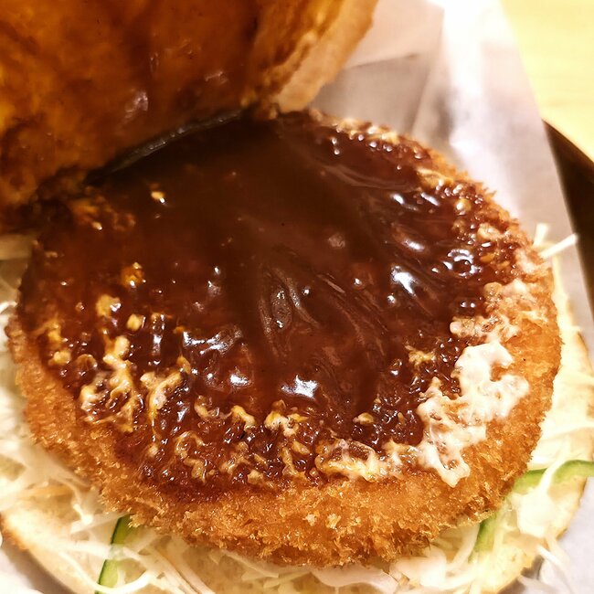 「何回食べられるかな」コメダ珈琲の“冬限定メニュー”さすがのボリュームで胃も心も大満足…!「体重計封印しなきゃ」「あまりにもおいしそう…」