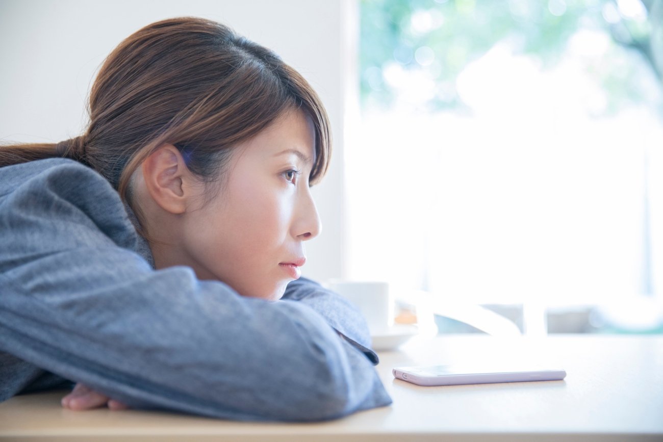 【精神科医が教える】自分を責める「脳内裁判」は即中止…幸せな人が持つ“魔法のまな板”とは？
