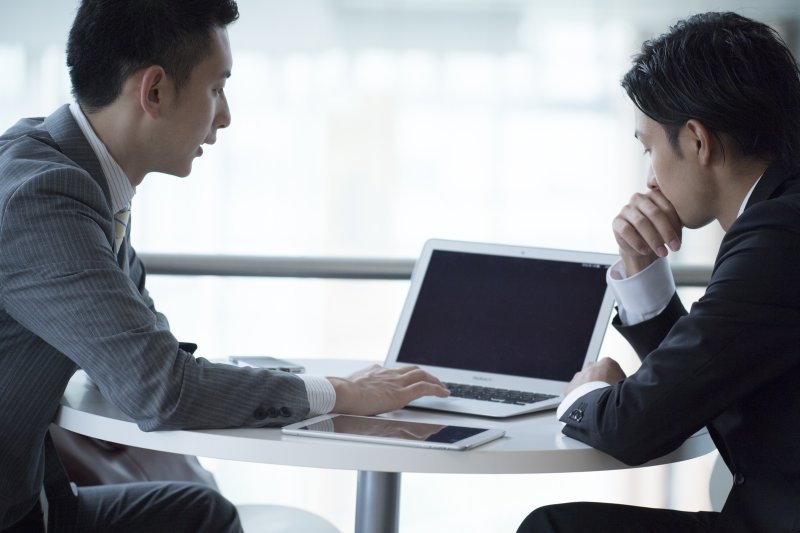 「足で稼ぐ」は半分正解!?営業でも恋愛でも使える心理テク「ザイオンス効果」