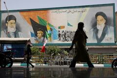 イラン神政体制、弱体化すれども崩壊はせず