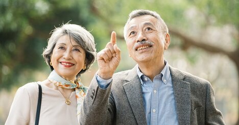 高齢者はベッドと布団、どっちで寝るべき？→医師が推奨する「熟睡習慣」が参考になる