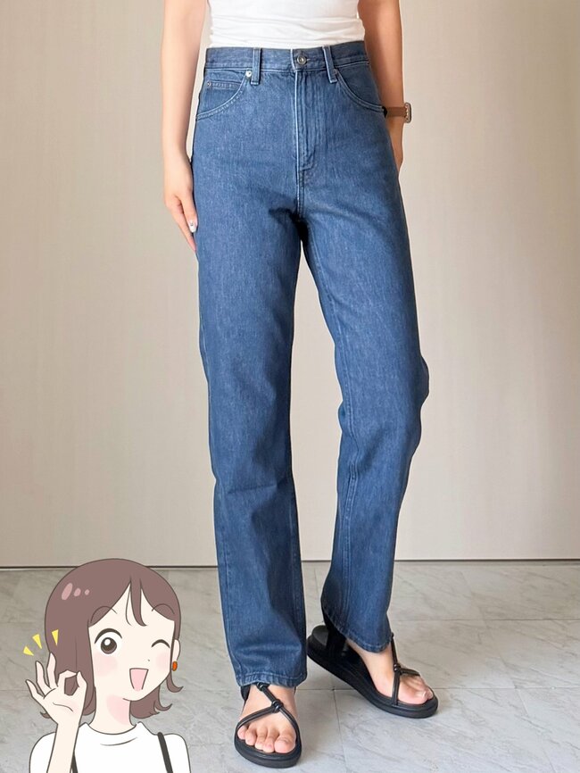 「とても綺麗なシルエット」「スタイル良く見えてびっくり」ユニクロの“新作ジーンズ”はくだけで脚長に見えてスゴい！「とても気に入りました」