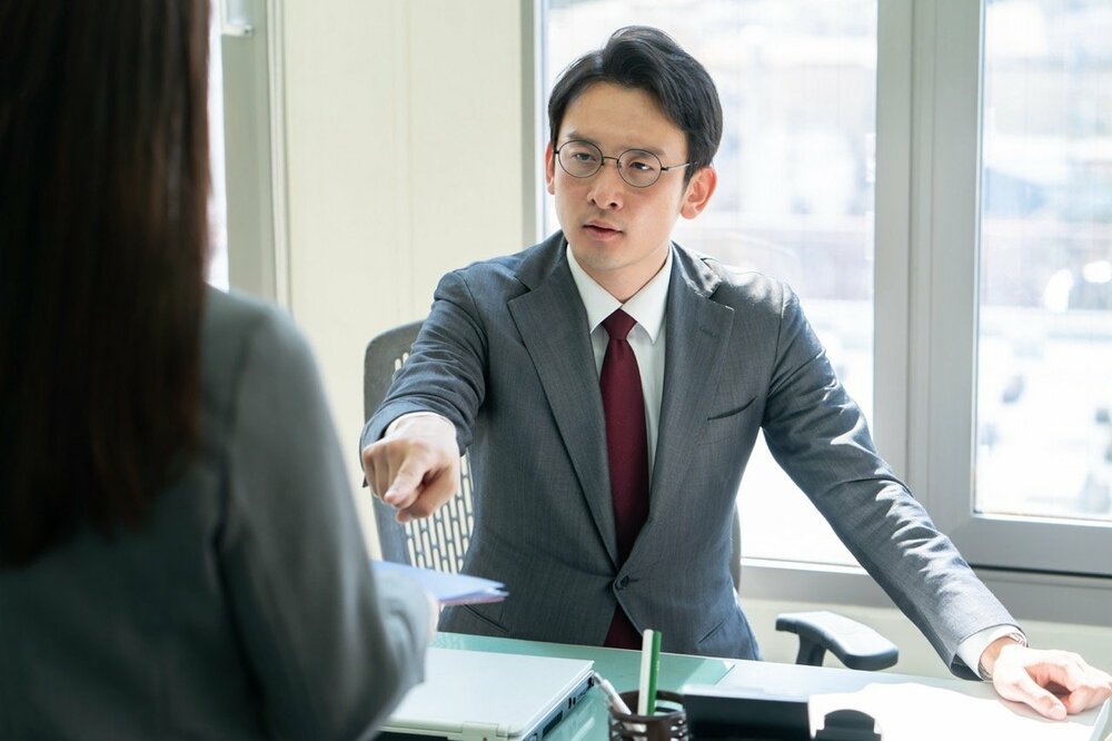 無能なリーダーは「なぜ?」と聞く。仕事ができるリーダーはどう聞いている?
