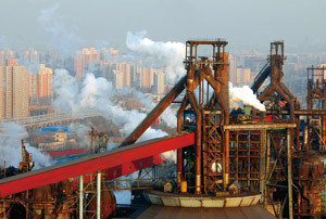 中国の鉄鋼生産過剰批判で日本が慎重になる理由