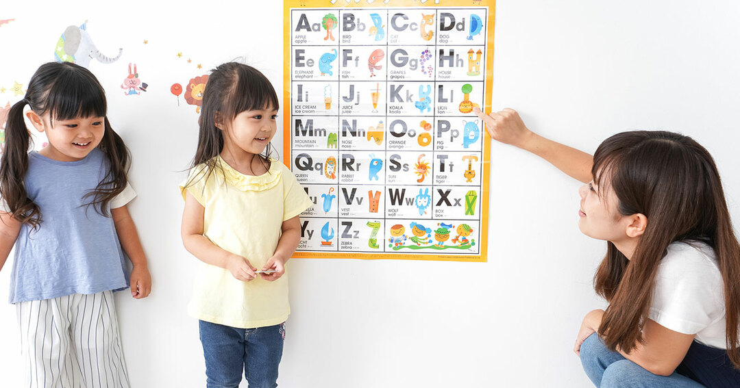 幼児期に外国語を学ばせた<br />ほうがいいですか?
