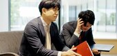 「声がけできない…」悩む社員6割の衝撃。オンライン業務で崩…