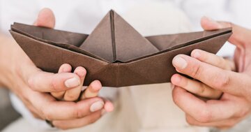 折り紙の茶色だけ余る!一気に人気色になる魔法の言葉