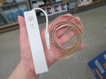 近付くと自動点灯！ 人感センサー付きの安価なLEDテープライト