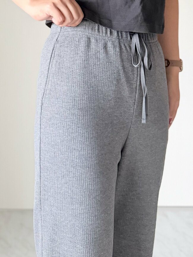 スウェット感覚ではけて楽ちん！GUの「着回しパンツ」1990円とは思えないオシャレさで、秋冬コーデに大活躍です！《購入レビュー》