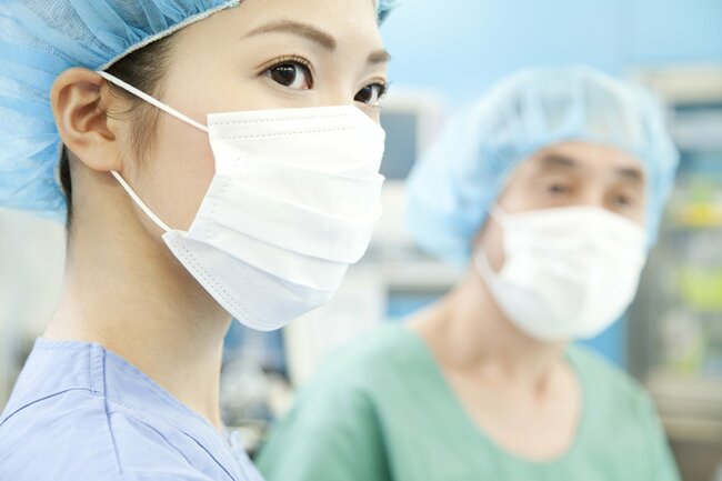 手術を受けるなら、女性外科医のほうが男性外科医より安全なワケ