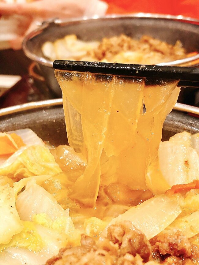 「おいしかった天才」すき家の“シビ辛ボリューム鍋”お肉も野菜もたっぷりで大満足！「本場の香りがするのがいい」「あちあちで辛くて美味しかった」