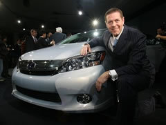 米国トヨタ販売首脳インタビュー<br />「レクサスに電気自動車があってもよい」