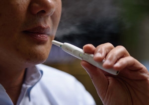加熱式たばこ巡る喫煙規制強化で、たばこ2強に明暗