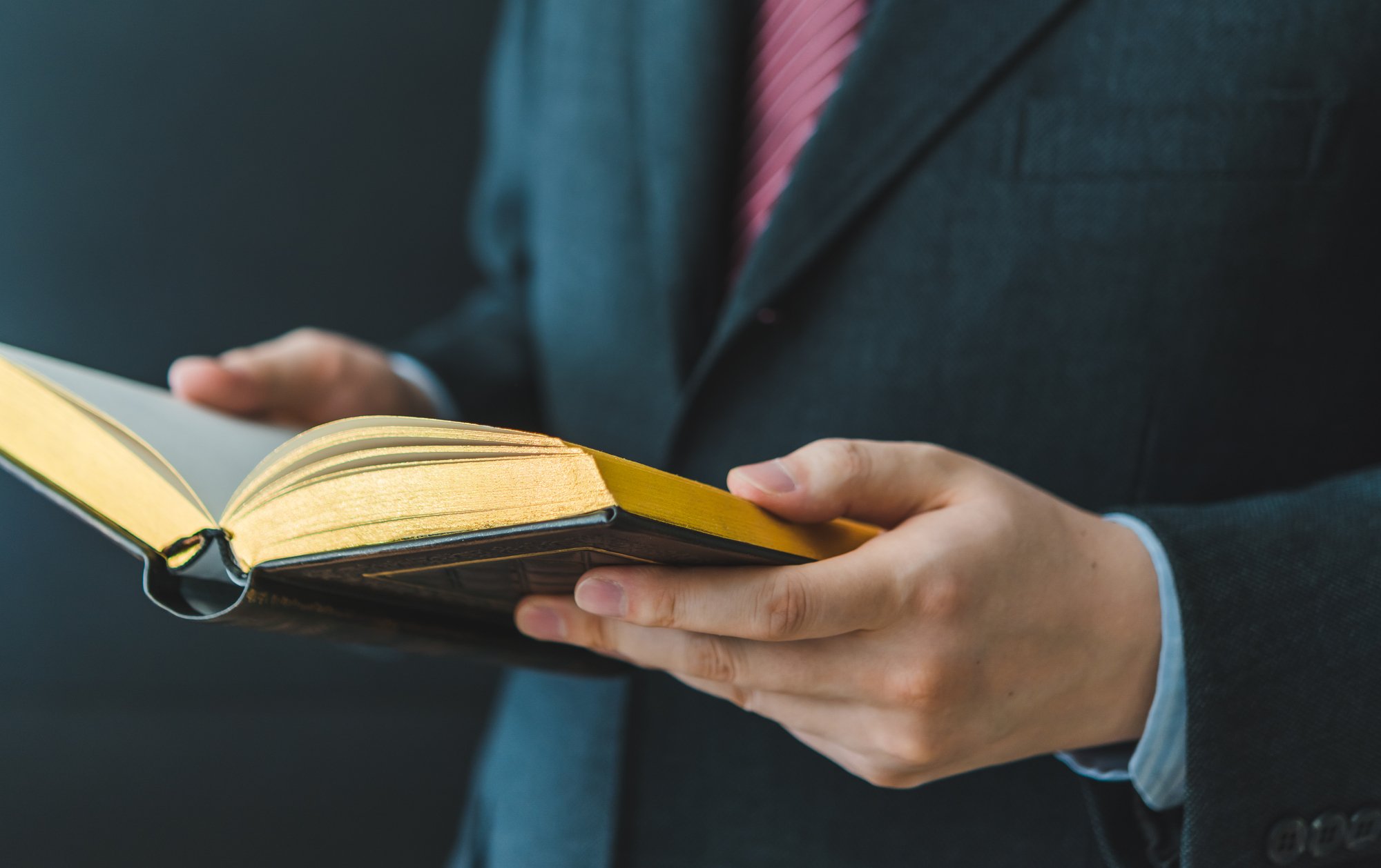新社会人に薦める珠玉の3冊、活字の達人が「人生を変える読書法」を手ほどき