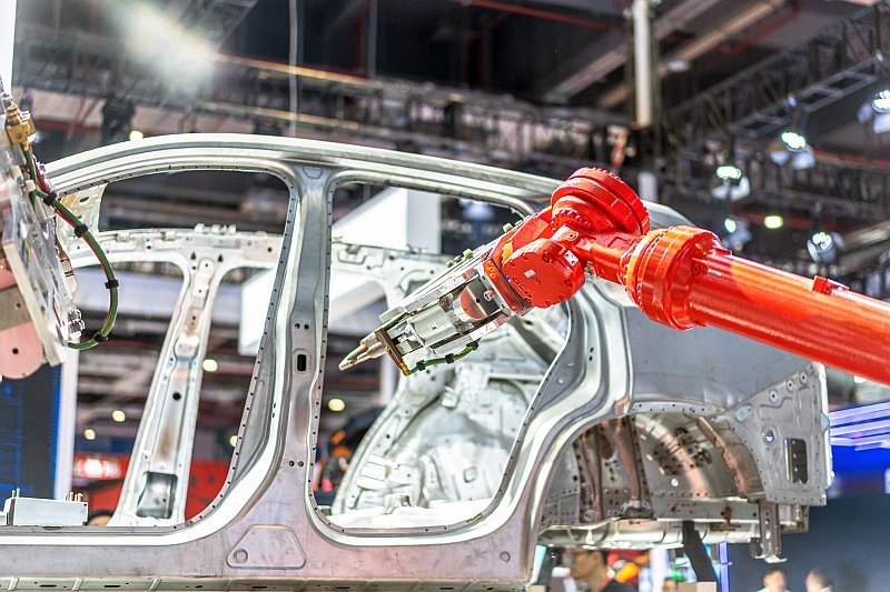 日本は世界2位の「産業用ロボット」大国！ 面白すぎる歴史とは？