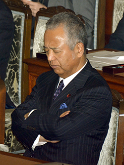 甘利大臣“口利き問題”の背景にある<br />公務員制度改革の抜け穴
