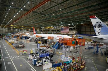 ボーイング「787ドリームライナー」納入、早くても10月末に