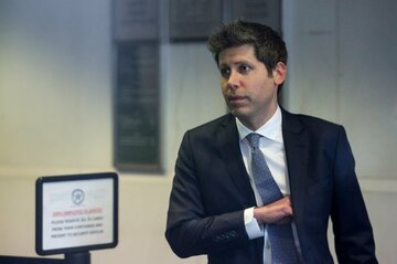 アルトマン氏、法廷で利益相反や指導力への批判に反論