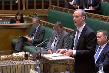 英国、香港との犯罪人引き渡し条約を無期限停止
