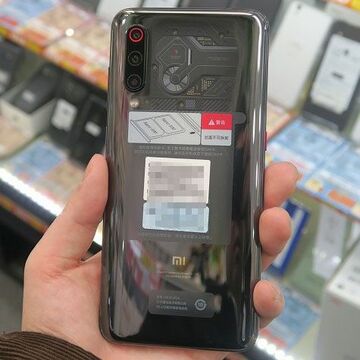 スケスケ筐体のシャオミ製高性能スマホ「Mi9 透明尊享版」が入荷！