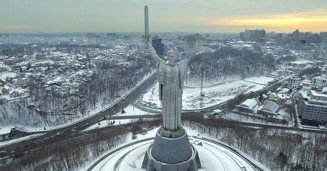 ウクライナ・キエフにある勝利の像