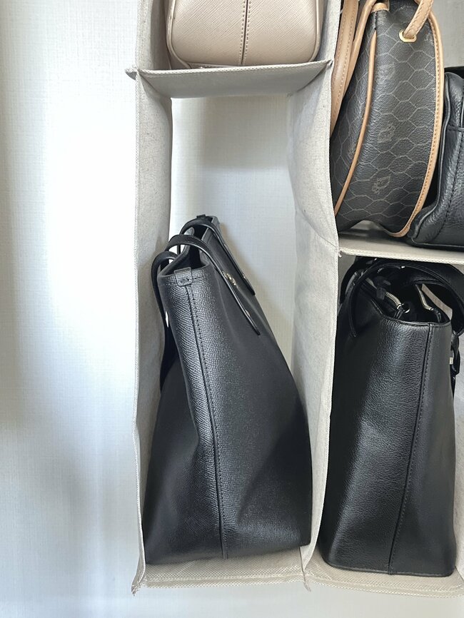 ごちゃごちゃのクローゼットがスッキリ…！ニトリの「浮かせる収納グッズ」が買って大正解だった！