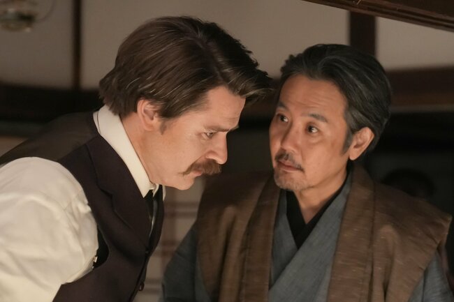 「シャラップ！」トミー・バストウの背中だけで1分弱！やさしいパパから一転「鬼の激怒」へ〈ばけばけ第118回〉