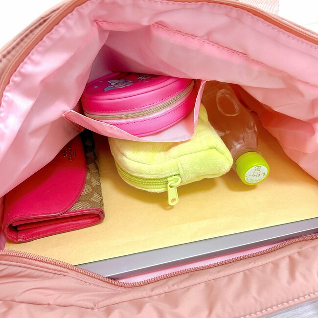 1泊分の荷物がまるっと入った！ワークマンの「めちゃ軽バッグ」スマホと同じくらいの軽さでビックリする！