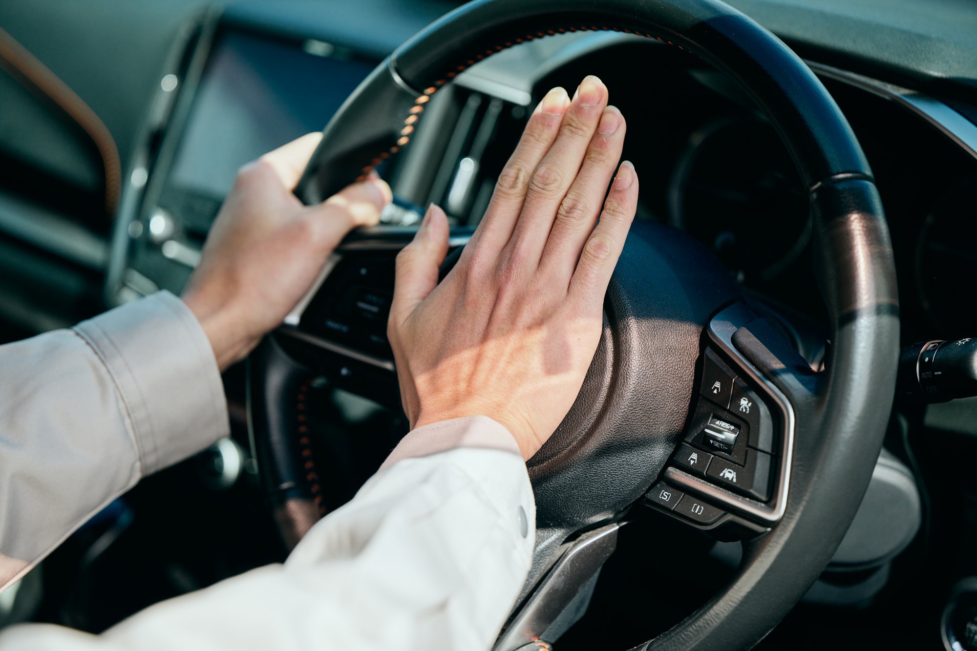 「順番を抜かされた、ふざけるな！」サービスエリアの車列で怒り出す人が知らない事実