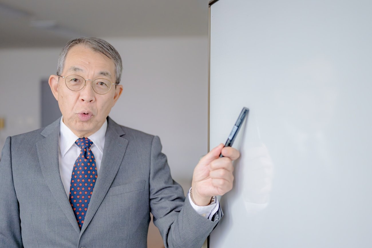 【定年後の仕事】無理をせず「短時間で働ける職種」ランキング、2位は清掃員。では1位は？
