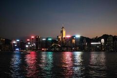 米国株、急落から切り返す　ダウ一時1000ドル安