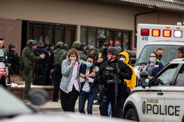 米コロラド州のスーパーで銃乱射、10人死亡