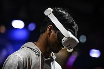 メタ、新VR端末に独占コンテンツ確保へ　ディズニーなどと協議