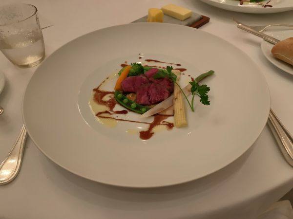 「オーベルジュ・ド・リル トーキョー」の肉料理
