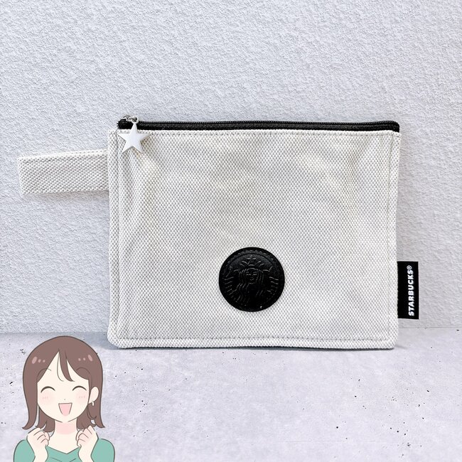 お薬手帳や診察券、処方薬がまるっと入った！スターバックスの「オシャレな薄型ポーチ」お財布代わりにもなって使い勝手バツグン！【購入レビュー】