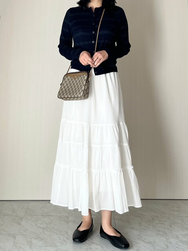 一年中使えてコスパすご…！GUの「白でも透けにくいスカート」ふんわり可愛いし、体型カバーもできて手放せない！