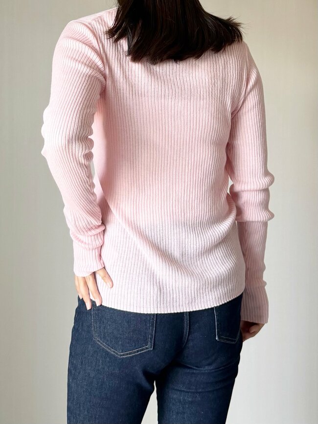 「最高のアイテムに出会えた！」グローバルワークの“華やかカーディガン”美シルエットで色違いも欲しくなる！「肌ざわりが心地良い！」「着痩せする気がします」【購入レビュー】