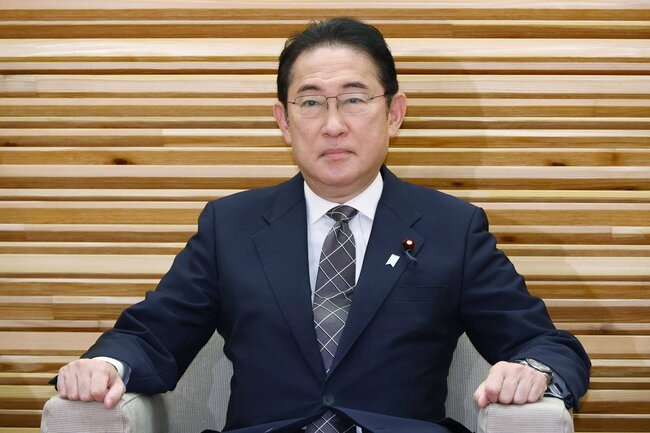 写真：2024年6月7日、閣議に臨む岸田文雄首相