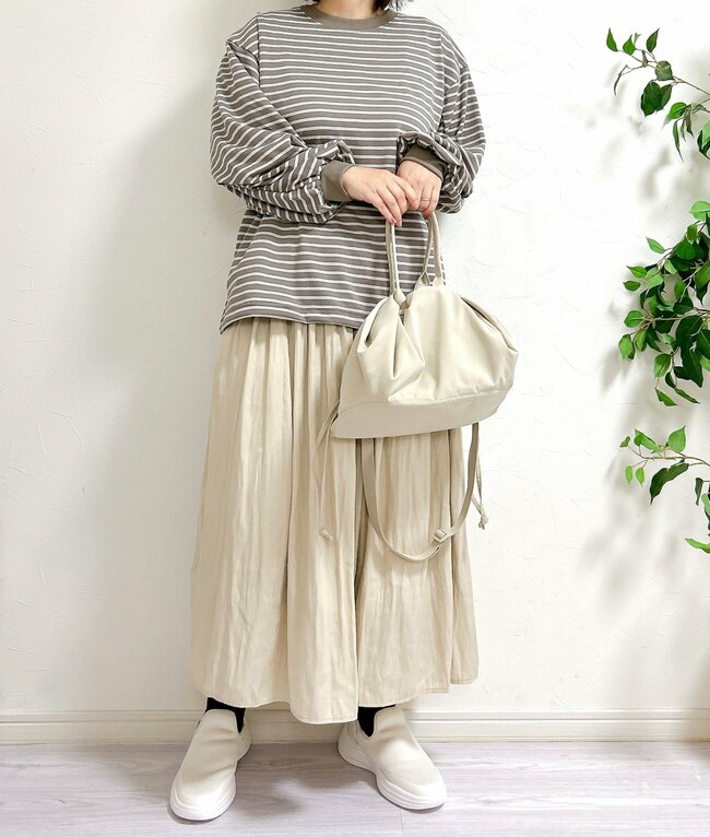 クシュッとした袖が大人かわいい！ワークマンの「1280円トップス」お腹やお尻をオシャレにカバーしてくれるの！