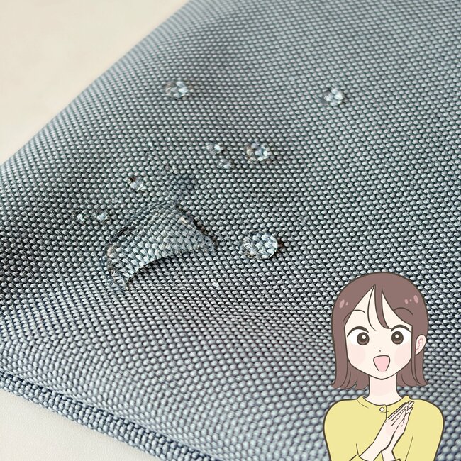 「ポケットがわりに使ってます」無印良品の“大きく開くサコッシュ”が使い道いろいろで優秀すぎる!「サッとお出かけできて最高」「見た目以上の収納力」