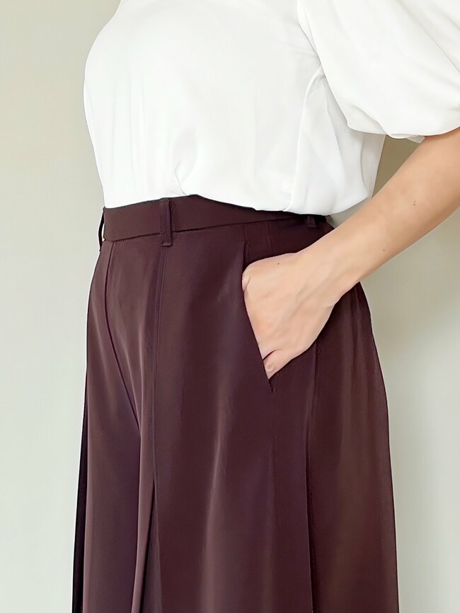 【GU値下げ品】ふんわり感がカワイイ！シルエットが綺麗な“スカートみたいなパンツ”2990円→1990円はコスパ抜群じゃん！「低身長でもスッキリ」「職場にヘビロテ」