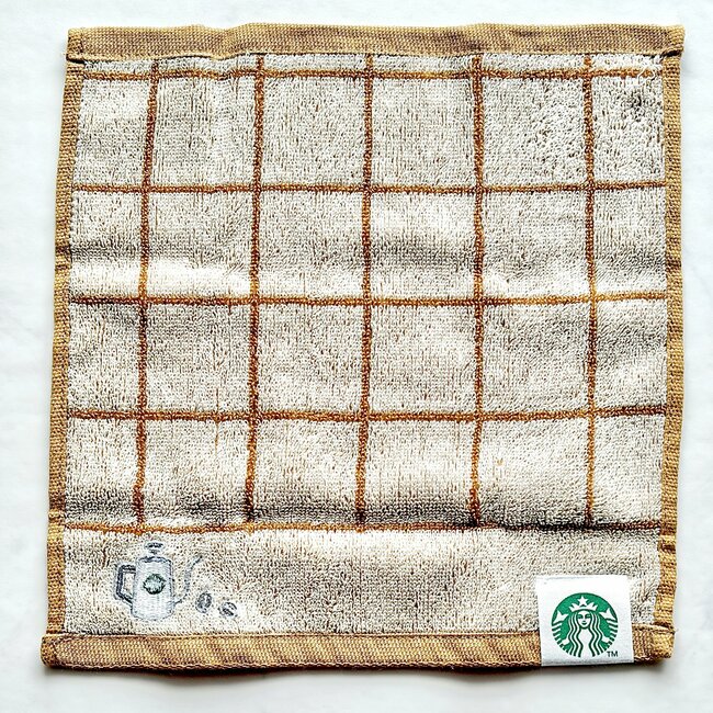 お薬手帳や処方薬がすっぽり入った!スターバックスの“バッグ型ポーチ”が即買い級のかわいさ!ふわふわハンカチ付きで嬉しすぎる!《購入レビュー》