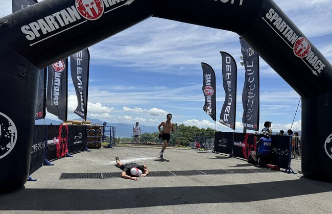 「Spartan Race Mt.Fuji SUSONO」はその名の通り、富士山の裾野で開催されるスパルタンレース。5キロと距離は短いですが、高度があるので非常に苦しいレースでありました