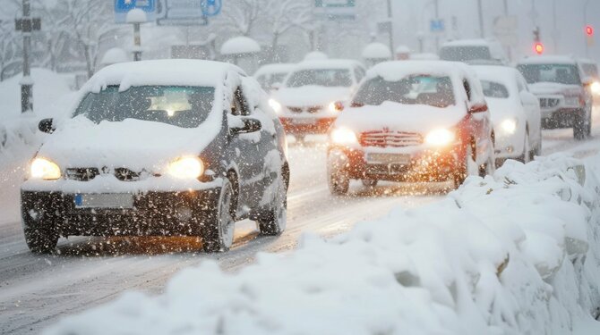 こんな時代でも…雪が降っても「職場に出社する人」は出世する。その本当の理由