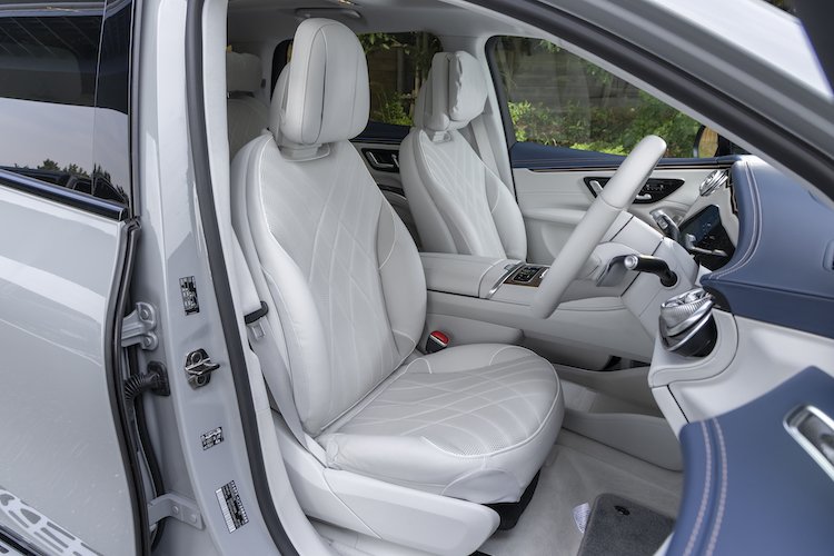 メルセデス・ベンツのEV「EQS SUV」試乗記、スムーズな走りが魅力だが“注意点”も…