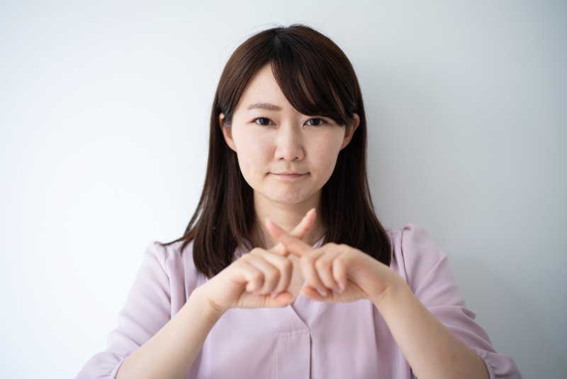 「できない」「きっと無理」…。生きづらさを自分で生み出しているあなたへ送るイエローカード