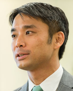 岩瀬大輔氏