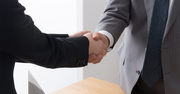 海外出張や展示会で取引先に「よろしくお願いします！」と伝えるには、英語で何と言えばいい？