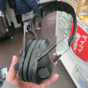 外音も取り込める！ 集音マイク付きの防音イヤーマフが3280円